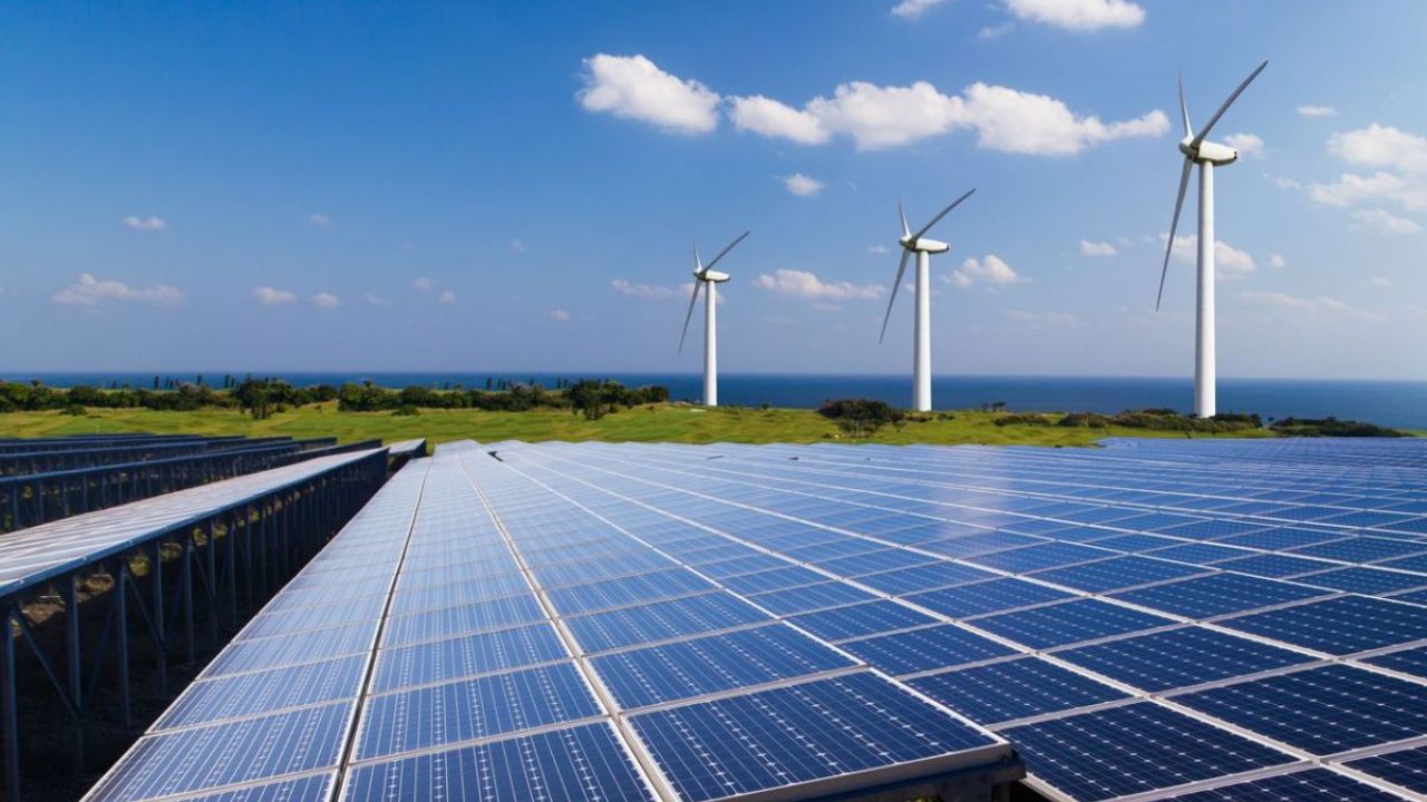 La energía fotovoltaica ya es la tecnología con más potencia instalada en España